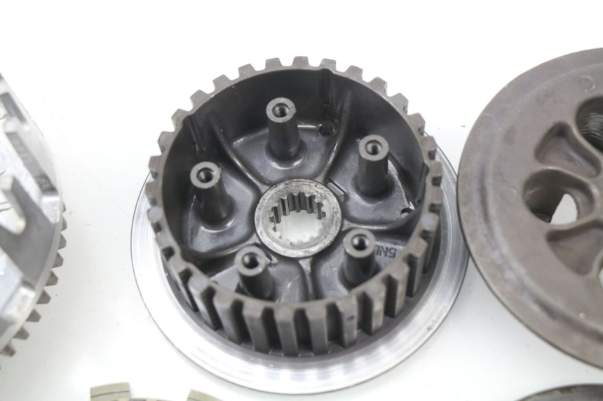 photo de EMBRAYAGE YAMAHA YZ-F YZF 250 (2007 - 2013) - Angle alternatif