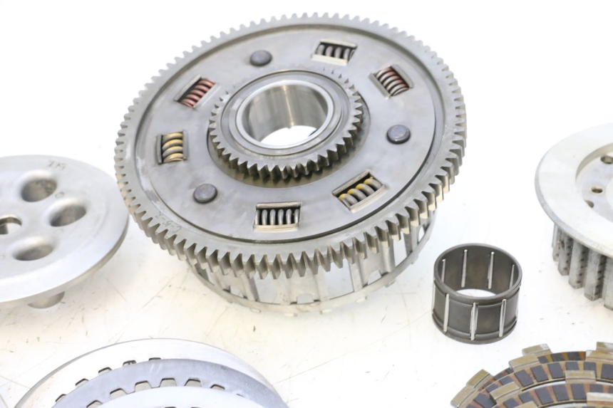 photo de EMBRAYAGE YAMAHA YZF R GENESIS 750 (1993 - 1998) - Détails caractéristiques