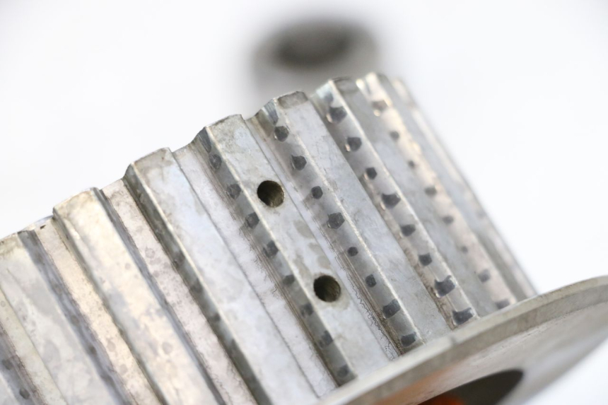 photo de EMBRAYAGE YAMAHA YZF R GENESIS 750 (1993 - 1998) - État de surface