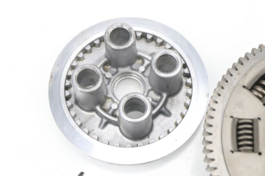 photo de EMBRAYAGE KAWASAKI Z S 750 (2003 - 2006) - Gros plan technique