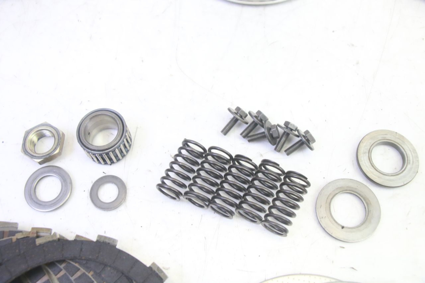 photo de EMBRAYAGE KAWASAKI ZR 7 750 (1999 - 2004) - Marquages et références