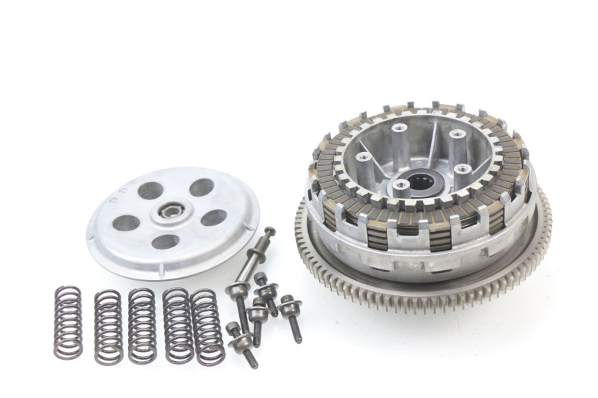 photo de EMBRAYAGE KAWASAKI ZZR 600 (1995 - 2004) - Gros plan technique