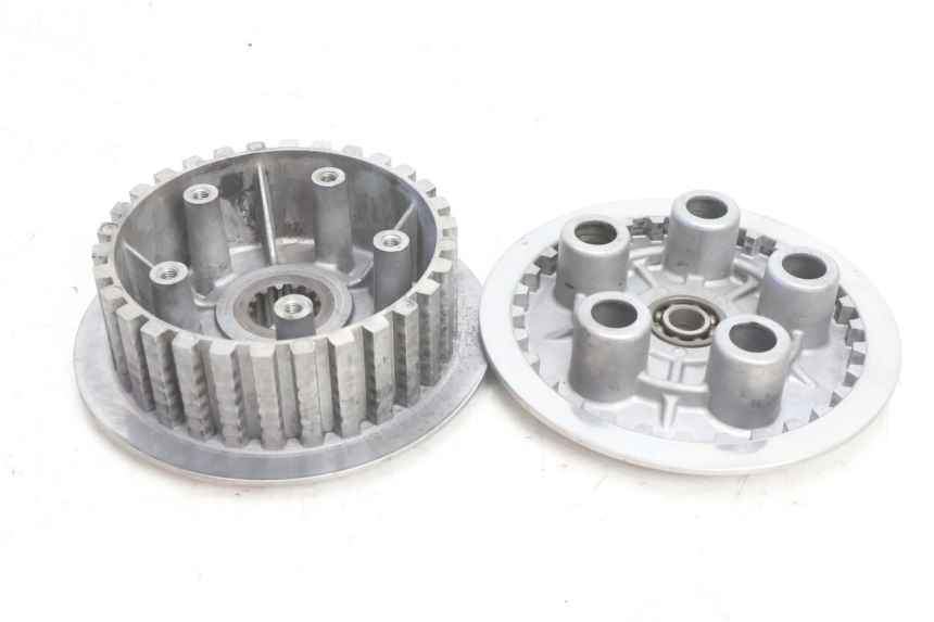 photo de EMBRAYAGE KAWASAKI ZZR 600 (1995 - 2004) - Gros plan technique