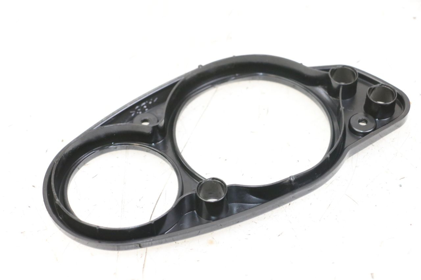 photo de ENTOURAGE COMPTEUR APRILIA SR MOTARD 50 (2012 - 2018) - Détail de la pièce