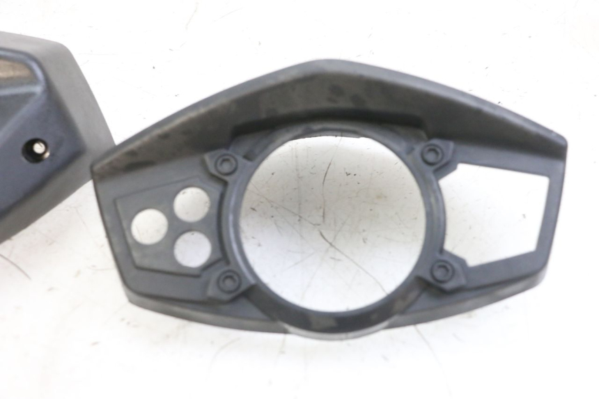 photo de ENTOURAGE COMPTEUR YAMAHA BW'S BWS 125 (2010 - 2013) - Autre angle de vue