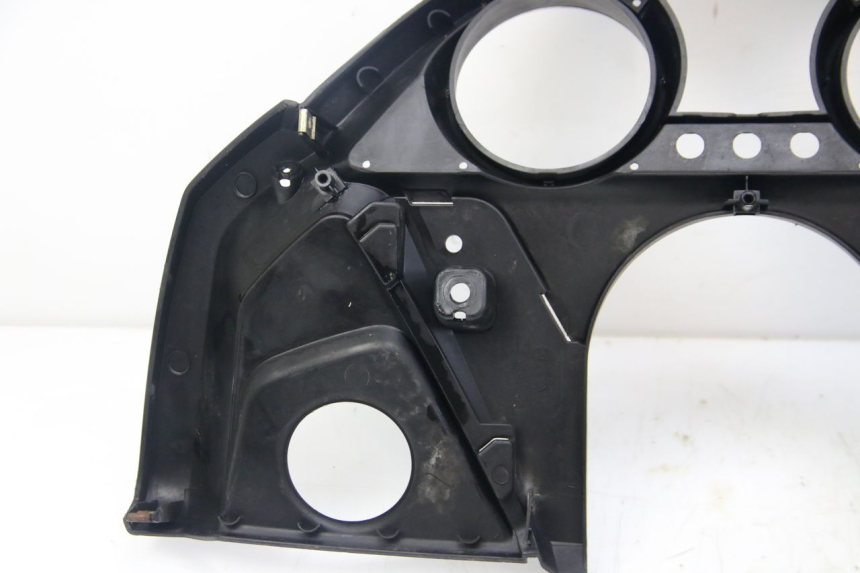 photo de ENTOURAGE COMPTEUR KYMCO DINK STREET 125 (2009 - 2014) - Gros plan technique