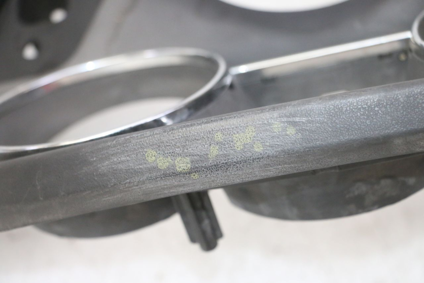 photo de ENTOURAGE COMPTEUR KYMCO DINK STREET 125 (2009 - 2014) - Marquages et références