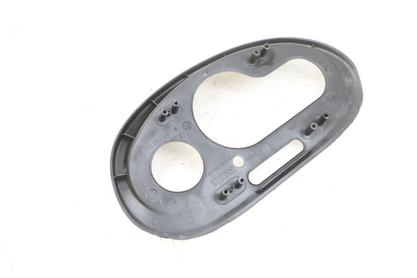 photo de ENTOURAGE COMPTEUR PEUGEOT ELYSEO 125 (1999 - 2004) - Zoom état d’usage