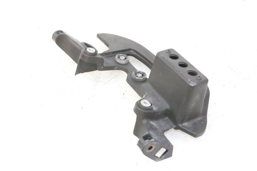 photo de ENTOURAGE COMPTEUR APRILIA ETX 125 (1998 - 2002) - Zoom état d’usage