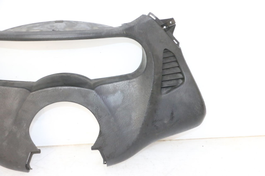 photo de ENTOURAGE COMPTEUR HONDA FES S-WING SWING ABS 125 (2007 - 2015) - Détails caractéristiques