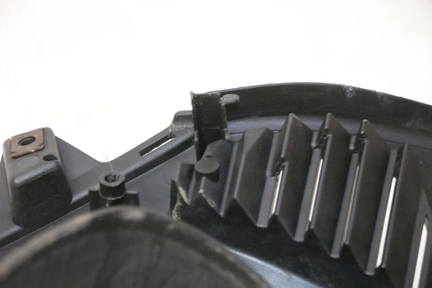 photo de ENTOURAGE COMPTEUR HONDA FES S-WING SWING ABS 125 (2007 - 2015) - Zoom état d’usage