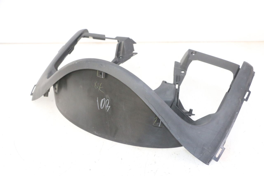 photo de ENTOURAGE COMPTEUR HONDA FORZA ABS 300 (2013 - 2017) - Points de fixation