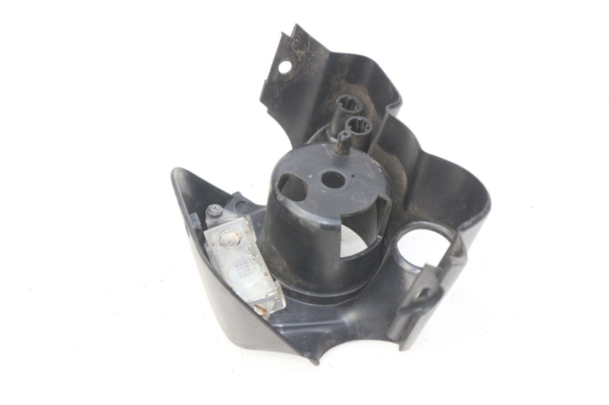 photo de ENTOURAGE COMPTEUR PEUGEOT FOX 50 (1995 - 2003) - Gros plan technique