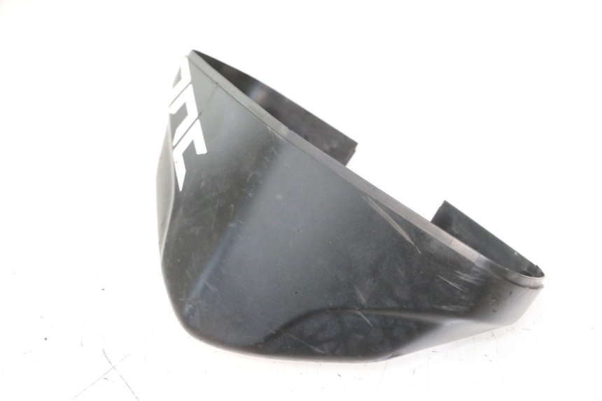 photo de ENTOURAGE COMPTEUR SUZUKI GSR 600 (2005 - 2012) - Gros plan technique