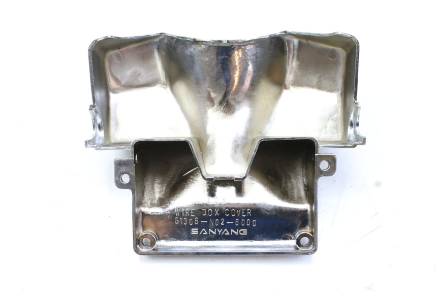 photo de ENTOURAGE COMPTEUR SYM HUSKY 125 (1999 - 2005) - Gros plan technique