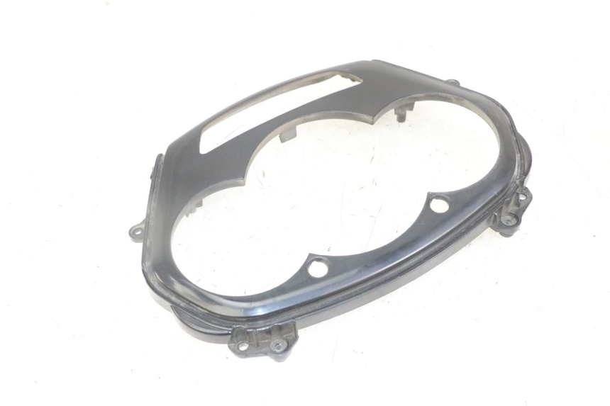 photo de ENTOURAGE COMPTEUR PIAGGIO IE MP3 YOURBAN 300 (2011 - 2016) - Gros plan technique