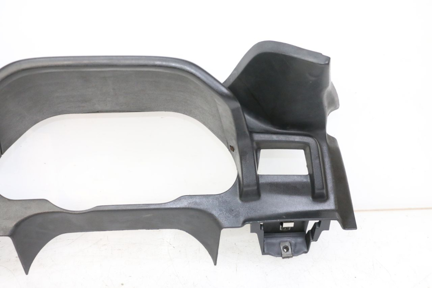 photo de ENTOURAGE COMPTEUR KAWASAKI GTR 1000 (1994 - 2004) - Points de fixation