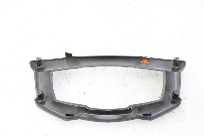 photo de ENTOURAGE COMPTEUR PIAGGIO MP3 HPE 310 (2024 - 2025) - Points de fixation