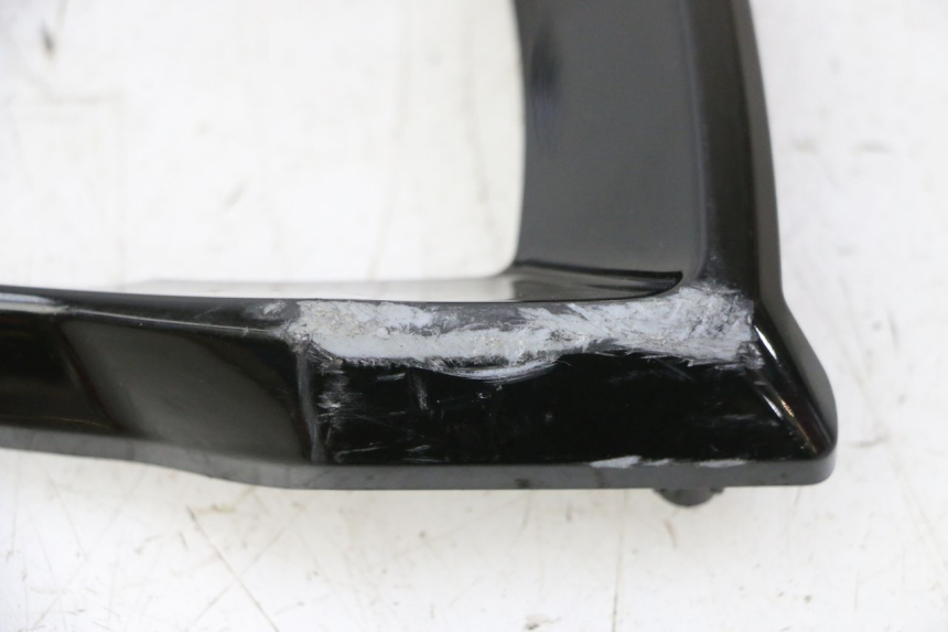 photo de ENTOURAGE COMPTEUR PIAGGIO MP3 HPE 310 (2024 - 2025) - Marquages et références