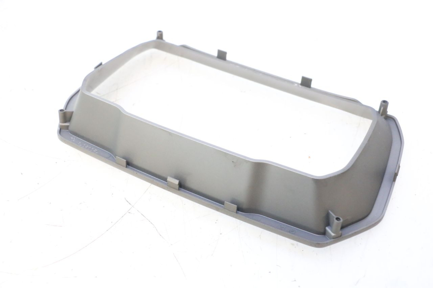 photo de ENTOURAGE COMPTEUR PIAGGIO MP3 HPE 530 (2022 - 2026) - Vue d’ensemble