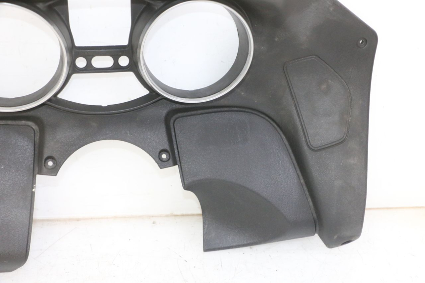 photo de ENTOURAGE COMPTEUR PIAGGIO MP3 LT 300 (2010 - 2016) - Points de fixation