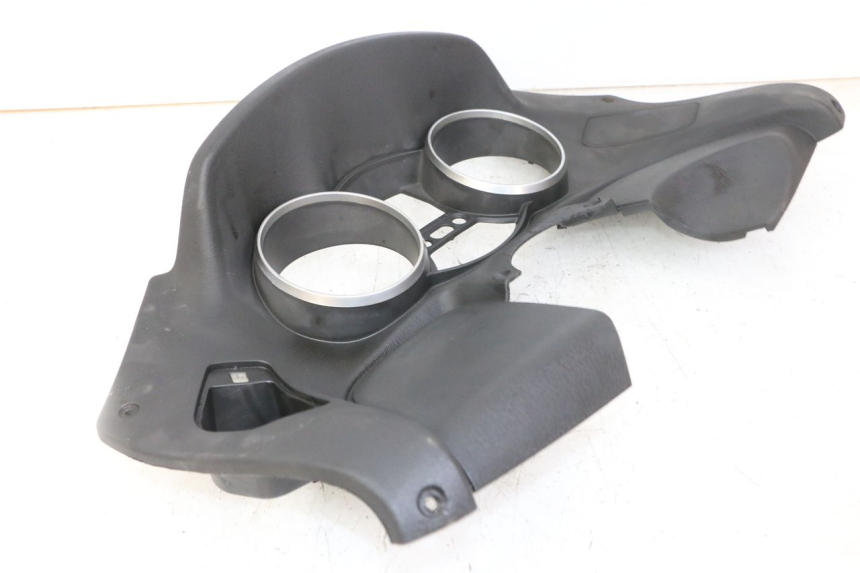 photo de ENTOURAGE COMPTEUR PIAGGIO MP3 LT 400 (2007 - 2012) - Points de fixation