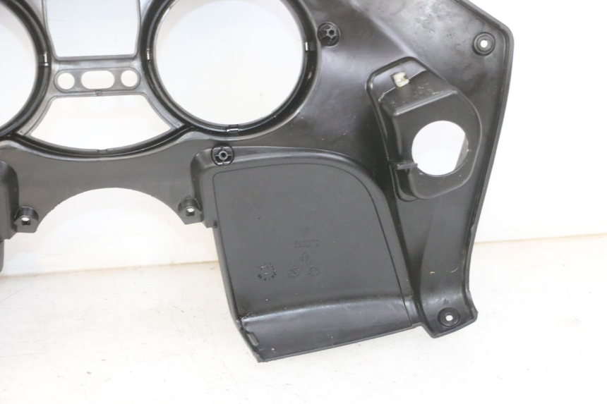 photo de ENTOURAGE COMPTEUR PIAGGIO MP3 LT 300 (2010 - 2016) - Détails caractéristiques