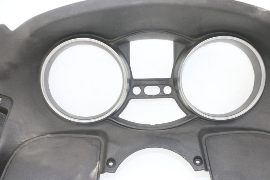 photo de ENTOURAGE COMPTEUR PIAGGIO MP3 LT 300 (2010 - 2016) - Points de fixation