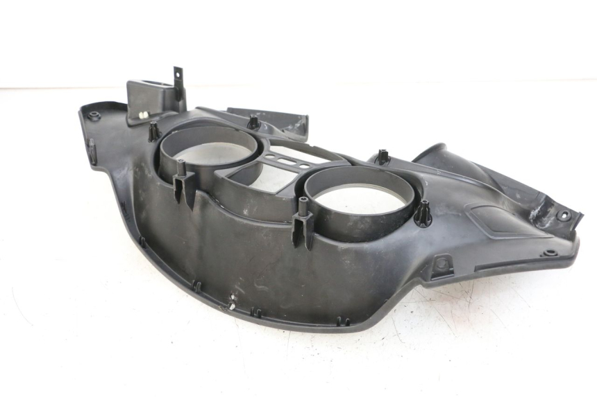 photo de ENTOURAGE COMPTEUR PIAGGIO MP3 125 (2006 - 2014) - Zoom état d’usage