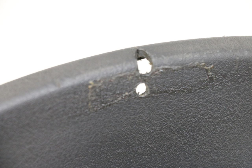 photo de ENTOURAGE COMPTEUR PIAGGIO MP3 125 (2006 - 2014) - État de surface