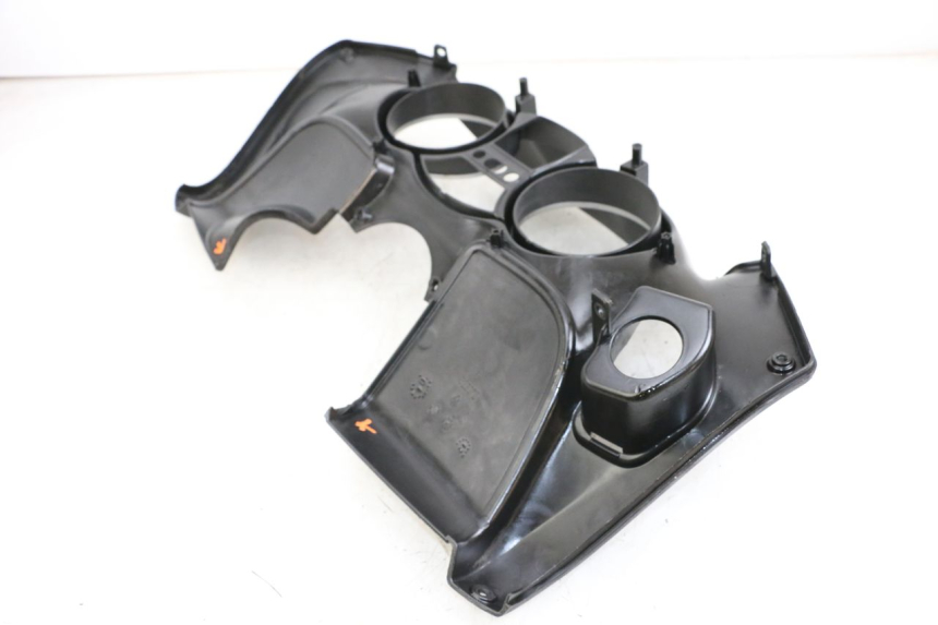 photo de ENTOURAGE COMPTEUR PIAGGIO MP3 500 (2011 - 2015) - Gros plan technique