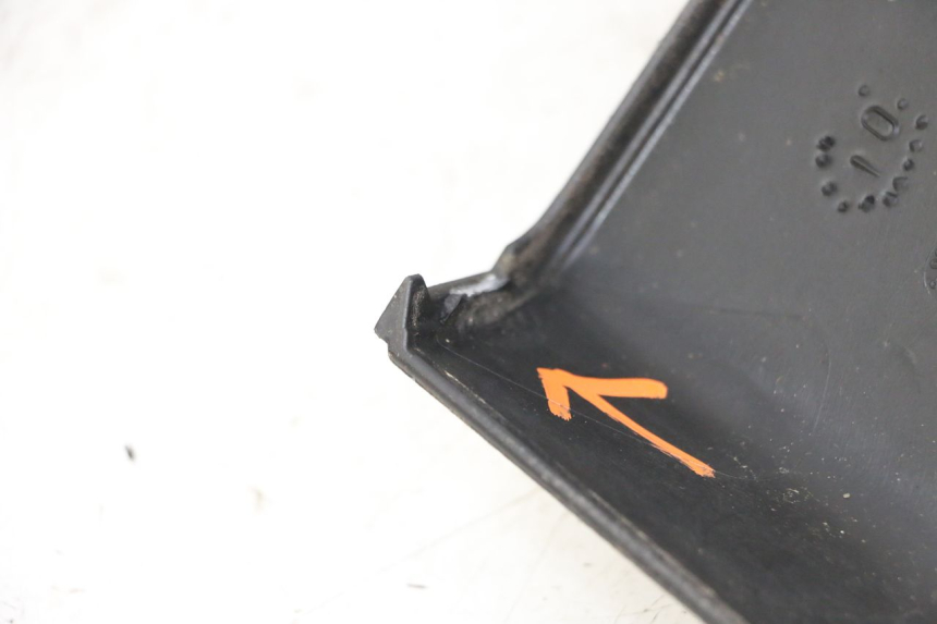 photo de ENTOURAGE COMPTEUR PIAGGIO MP3 500 (2011 - 2015) - Autre angle de vue