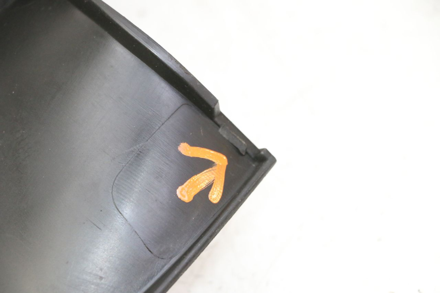 photo de ENTOURAGE COMPTEUR PIAGGIO MP3 500 (2011 - 2015) - Gros plan technique