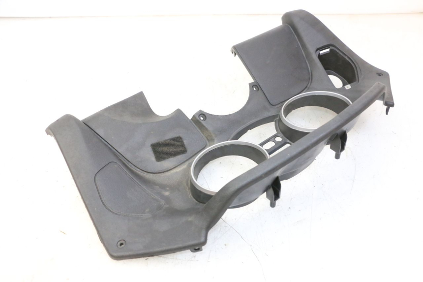 photo de ENTOURAGE COMPTEUR PIAGGIO MP3 RL 250 (2006 - 2010) - État de surface