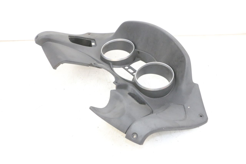 photo de ENTOURAGE COMPTEUR PIAGGIO MP3 125 (2006 - 2014) - Gros plan technique