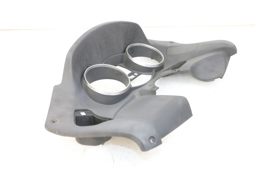 photo de ENTOURAGE COMPTEUR PIAGGIO MP3 125 (2006 - 2014) - Vue d’ensemble