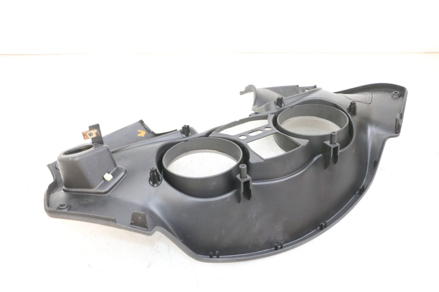 photo de ENTOURAGE COMPTEUR PIAGGIO MP3 125 (2006 - 2014) - État de surface