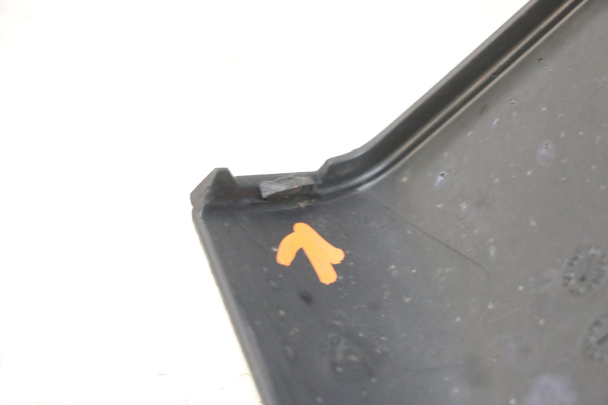 photo de ENTOURAGE COMPTEUR PIAGGIO MP3 125 (2006 - 2014) - Pièce contrôlée