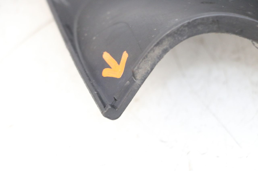 photo de ENTOURAGE COMPTEUR PIAGGIO MP3 125 (2006 - 2014) - Marquages et références