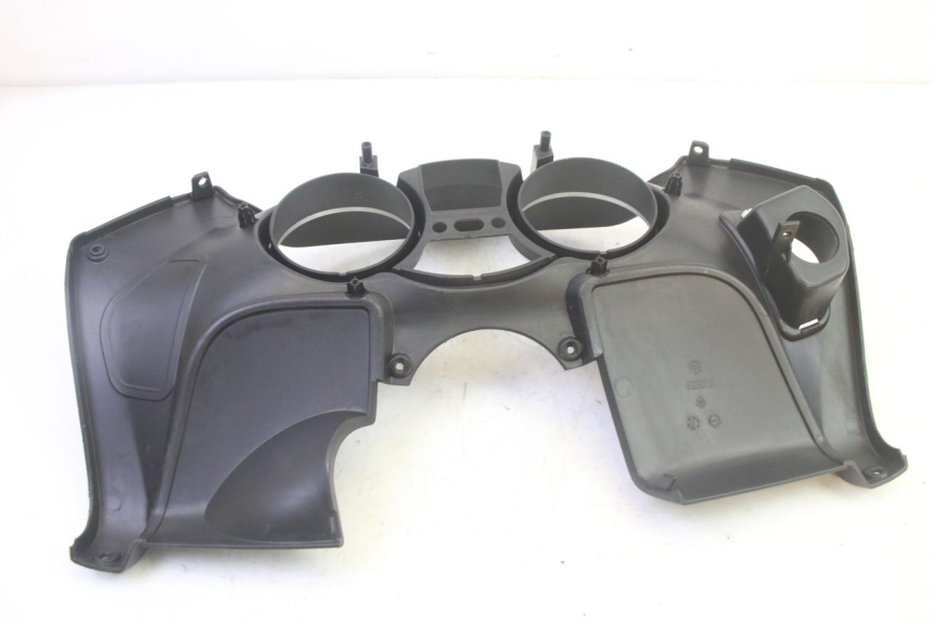 photo de ENTOURAGE COMPTEUR PIAGGIO MP3 RL 250 (2006 - 2010) - Autre angle de vue