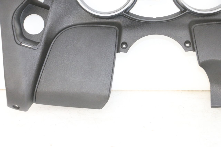 photo de ENTOURAGE COMPTEUR PIAGGIO MP3 RL 250 (2006 - 2010) - Détails caractéristiques