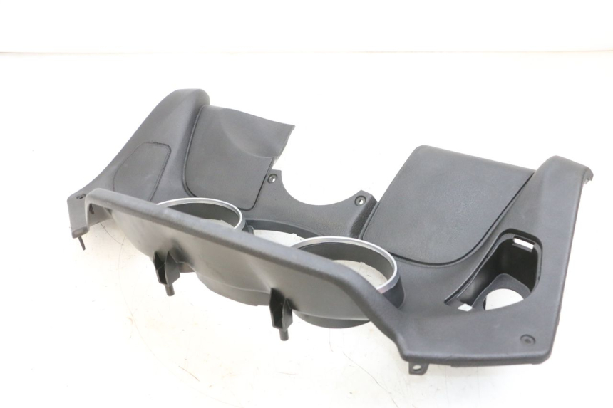 photo de ENTOURAGE COMPTEUR PIAGGIO MP3 RL 250 (2006 - 2010) - État de surface