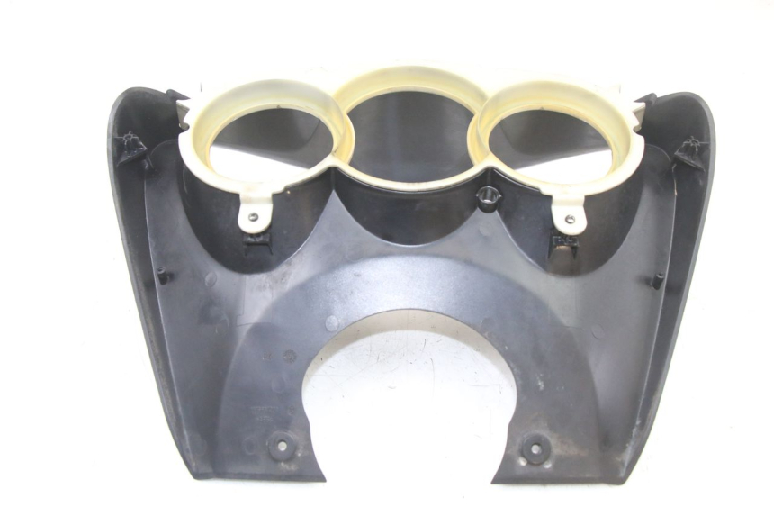 photo de ENTOURAGE COMPTEUR PEUGEOT SATELIS 125 (2013 - 2018) - Gros plan technique