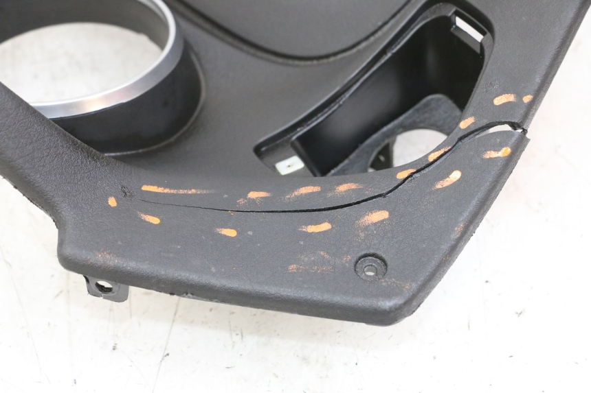 photo de ENTOURAGE COMPTEUR PIAGGIO MP3 LT 400 (2007 - 2012) - État de surface