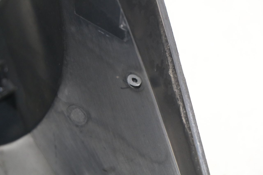 photo de ENTOURAGE COMPTEUR PEUGEOT SATELIS 300 (2012 - 2015) - Zoom état d’usage