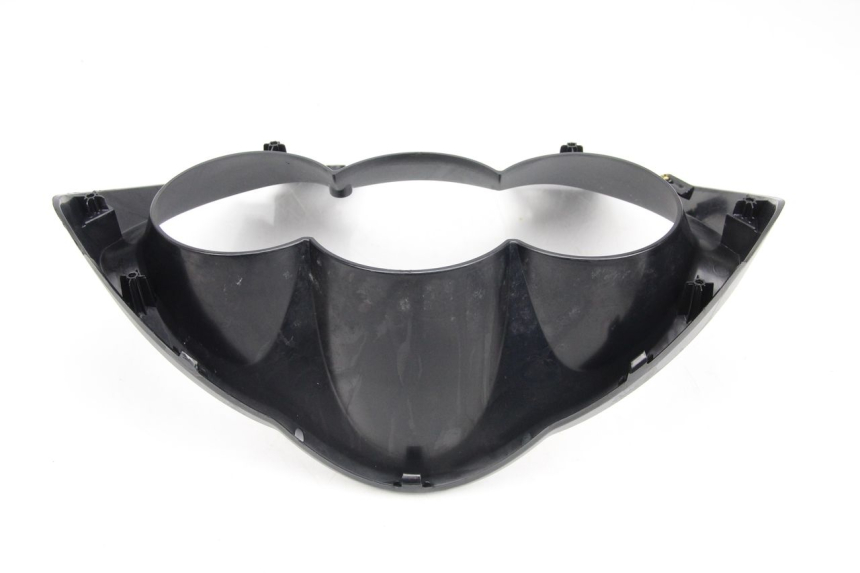 photo de ENTOURAGE COMPTEUR PEUGEOT SATELIS 125 (2013 - 2018) - Gros plan technique