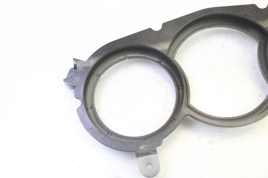 photo de ENTOURAGE COMPTEUR PEUGEOT SATELIS 125 (2013 - 2018) - Vue d’ensemble