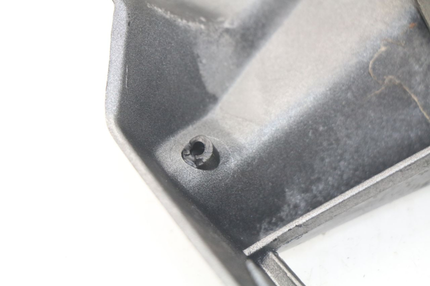 photo de ENTOURAGE COMPTEUR PEUGEOT SC 50 (1988 - 1992) - Gros plan technique