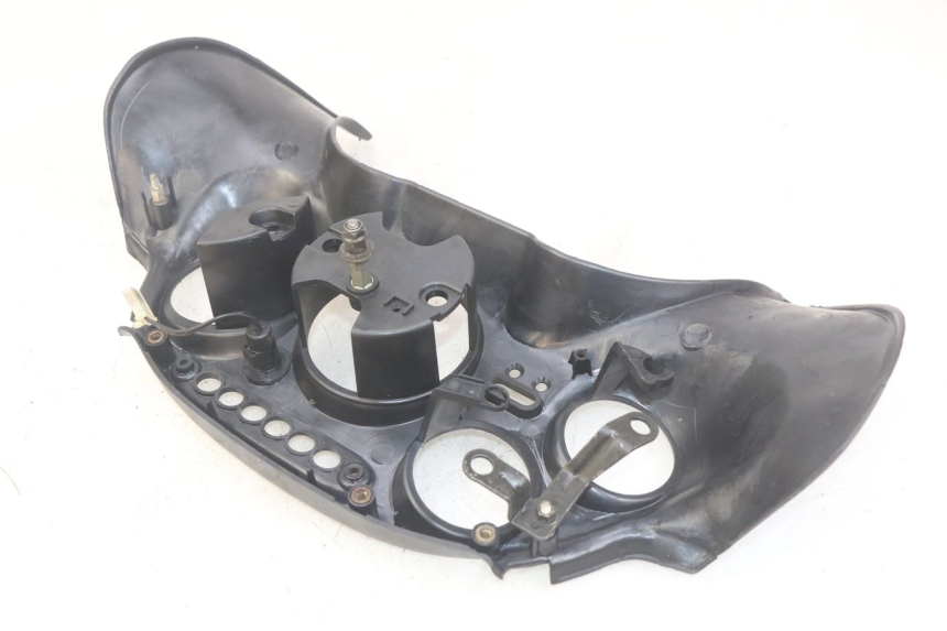 photo de ENTOURAGE COMPTEUR TRIUMPH SPRINT ST 955 (1999 - 2001) - Zoom état d’usage