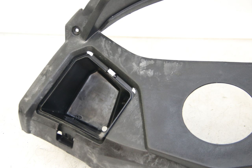 photo de ENTOURAGE COMPTEUR RAZZO STEED 125 (2012 - 2018) - Détail de la pièce